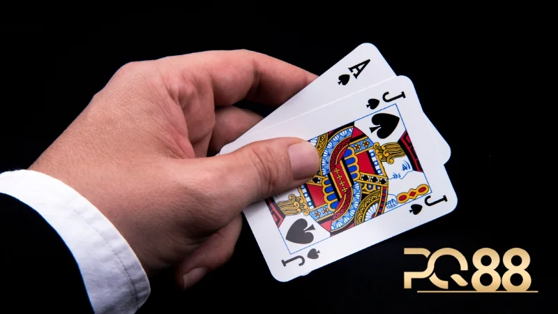 Luật chơi Xì Dách quy định rõ xếp hạng các bộ bài từ cao xuống thấp